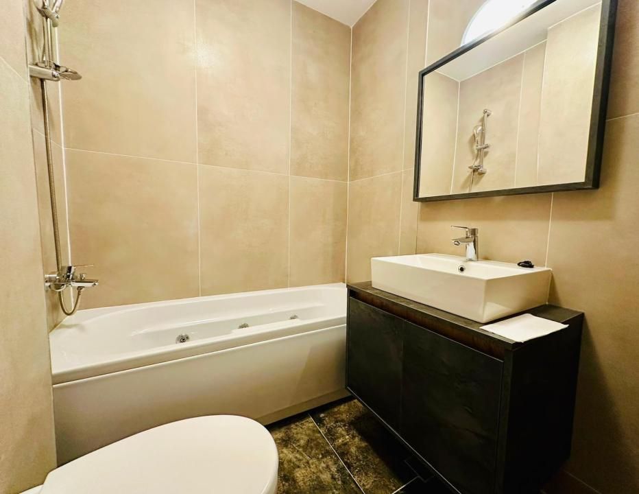 DUPLEX ELEGANT | 6 CAMERE | CURTE DE 270 MP | PISCINĂ | OTOPENI – fotografia 10 din 16
