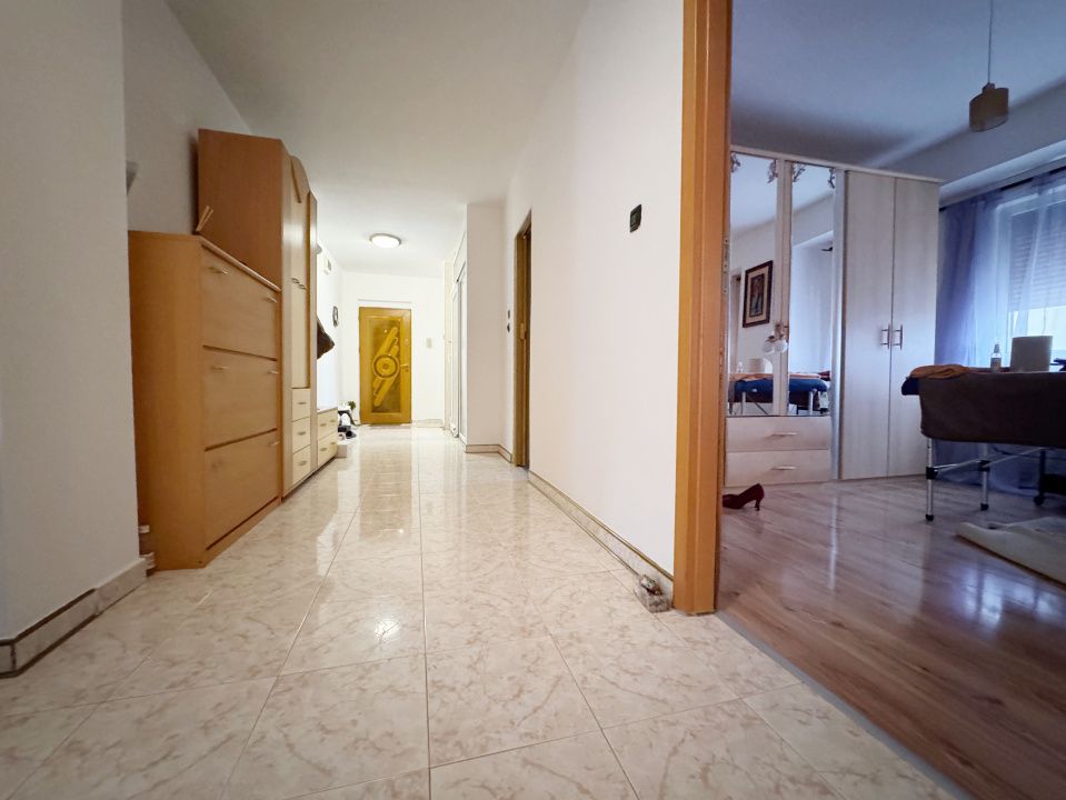Apartament 3 camere decomandat 110mp utili, vedere pe 2 parti-Soarelui – fotografia 11 din 12