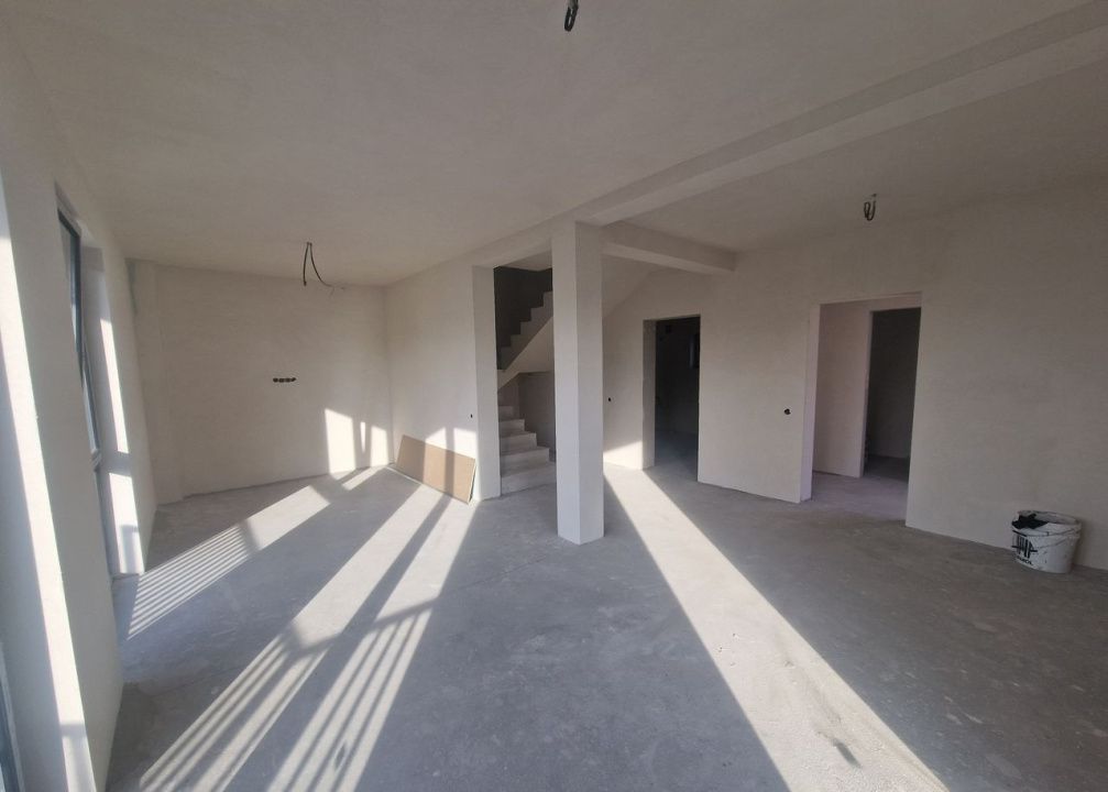 Duplex, 3 dormitoare, terasă 25mp-Dezmir – fotografia 4 din 8