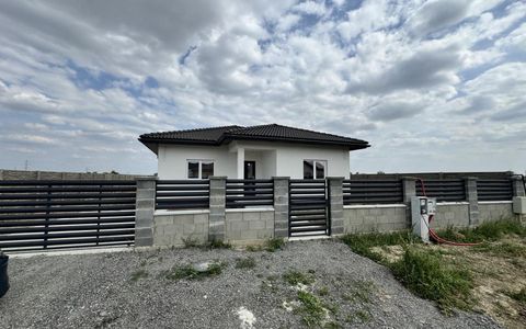 Casa Individuala in Mosnita | 3 dormitoare + 2 bai | Teren Generos