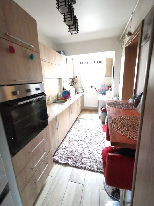 Apartament 3 camere CETATE Bulevard Etaj 3 Renovat Total Mobilat Beci Parcare – fotografia 4 din 22