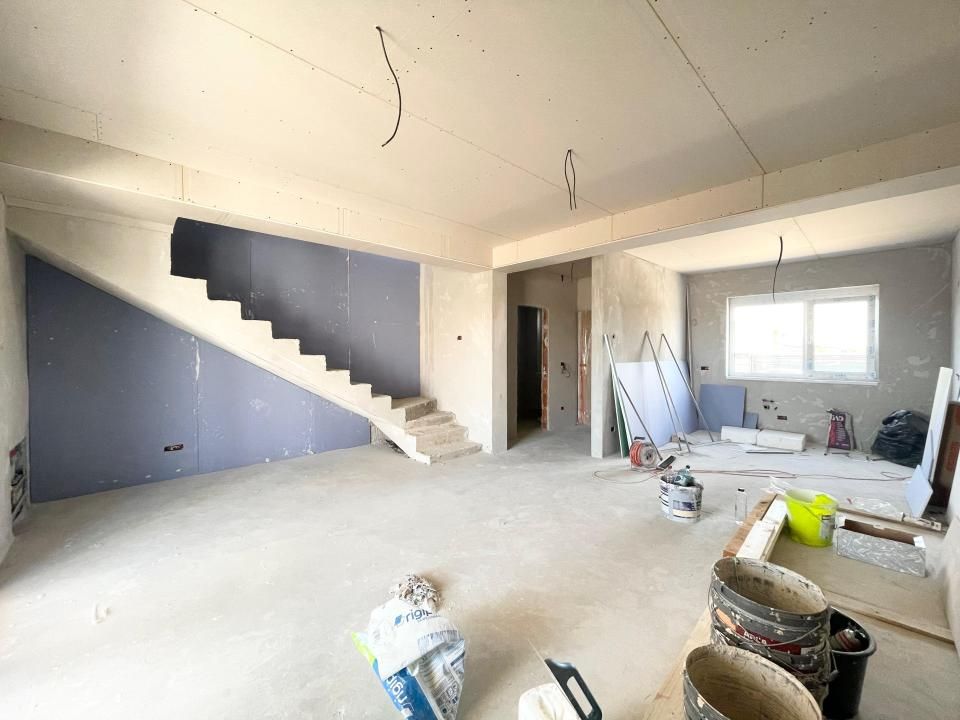 Duplex superb, 4 camere, 300 mp teren - Mosnita Noua – fotografia 2 din 13