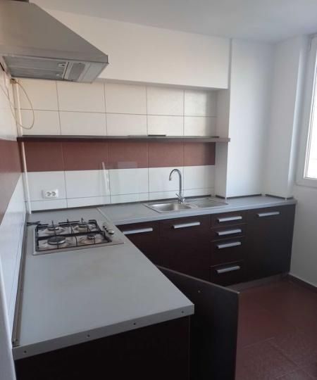 Garsoniera de inchiriat | P-ta Unirii | Metrou | Centrala proprie – fotografia 1 din 3
