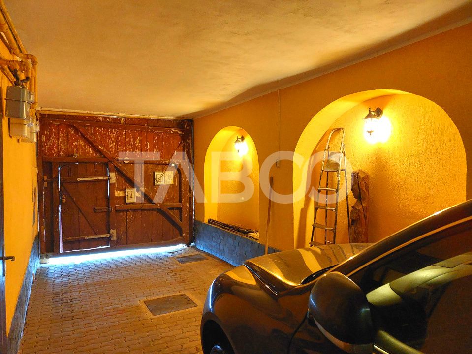 Casa si curte pretabila pentru 2 familii 980 mp teren liber Cisnadie – fotografia 28 din 32