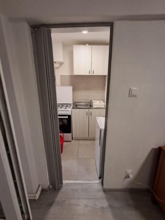 Garsoniera , 22 mp, renovata, mobilata si utilata - Calea Buziasului – fotografia 5 din 6