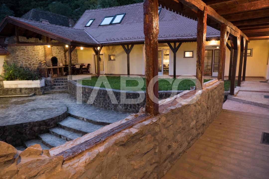 Casa de vanzare pretabila pensiune priveliste superba Fantanele Sibiu – fotografia 12 din 24