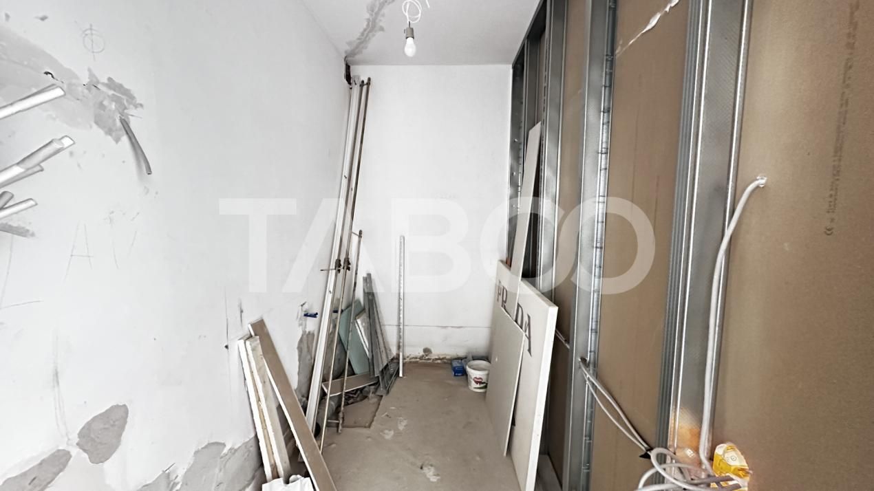 De vanzare apartament 3 camere 56mp nemobilat cu balcon Central – fotografia 6 din 6
