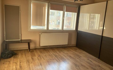 Apatament 64 Mp,  4 camere, zona Manastur - zona Minerva