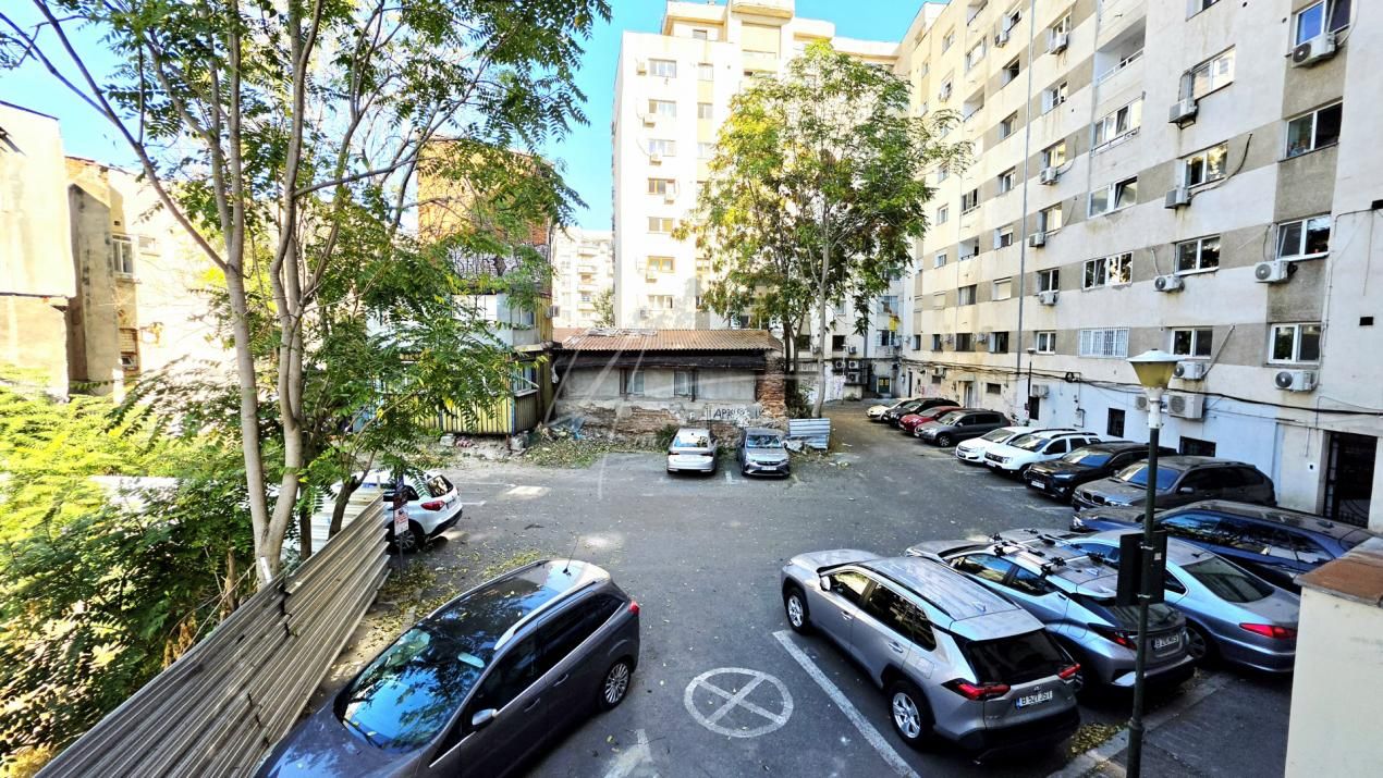 Eleganta urbana la Piata Unirii. O adresa, doua experiente de locuire – fotografia 53 din 60