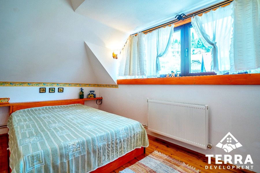 Apartament spectaculos de 5 camere în Sinaia cu priveliște de vis către munte – fotografia 17 din 25
