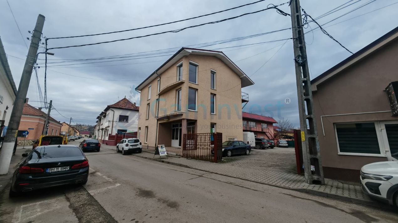 Imobil cu destinatie multipla - comercial, clinica birouri, in Alesd, Bihor – fotografia 1 din 5