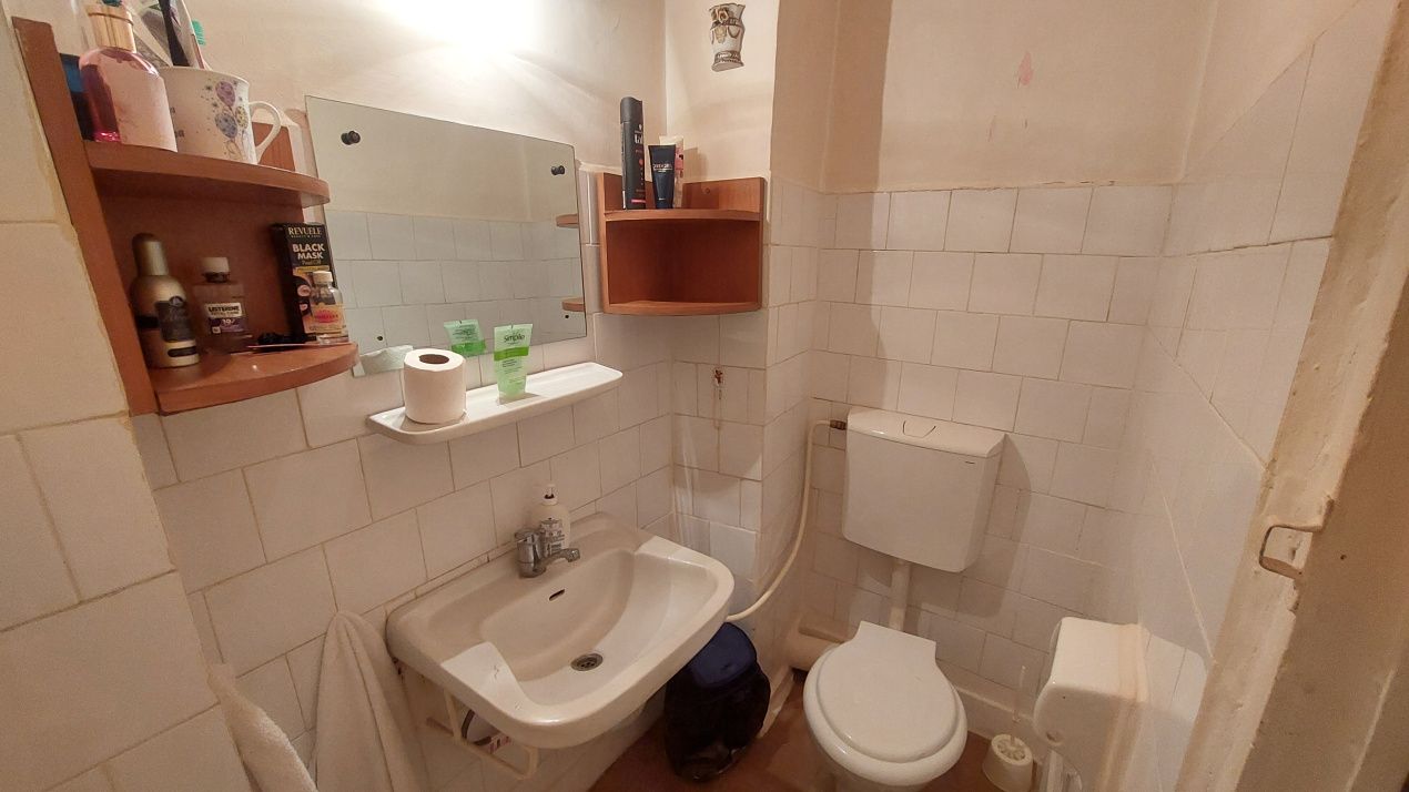 Apartament 3 camere, decomandat, parter, cartierul 1 Mai, zona Pelendava – fotografia 6 din 7