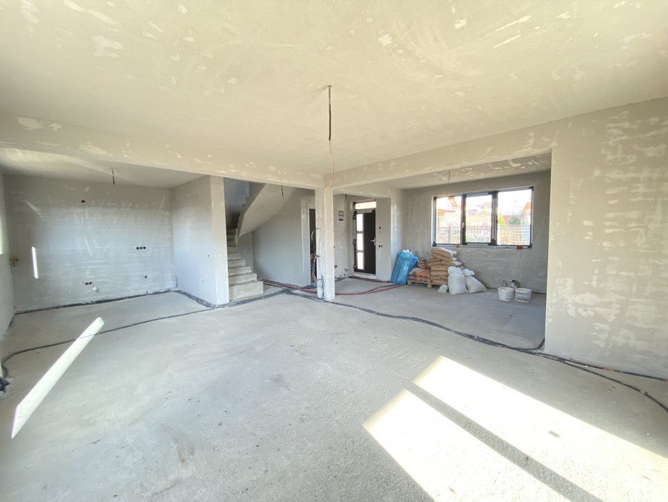 Casă modernă la intrare în Chinteni – zonă superbă, cu priveliște – fotografia 7 din 13