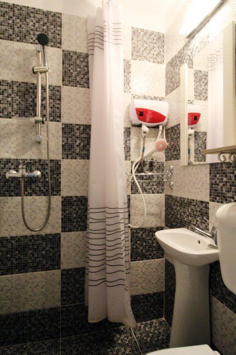 EFORIE NORD- apartament cu 4 camere la etajul 1, cu 2 gr sanitare, 2 balcoane – fotografia 8 din 11