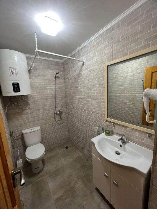 Cabana cu vedere la lac, 8 camere, 200 mp, 1800 mp teren, zona Colibita – fotografia 15 din 34
