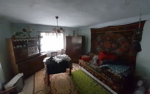 Casa traditionala cu anexe si gradina,Zona Nasaud