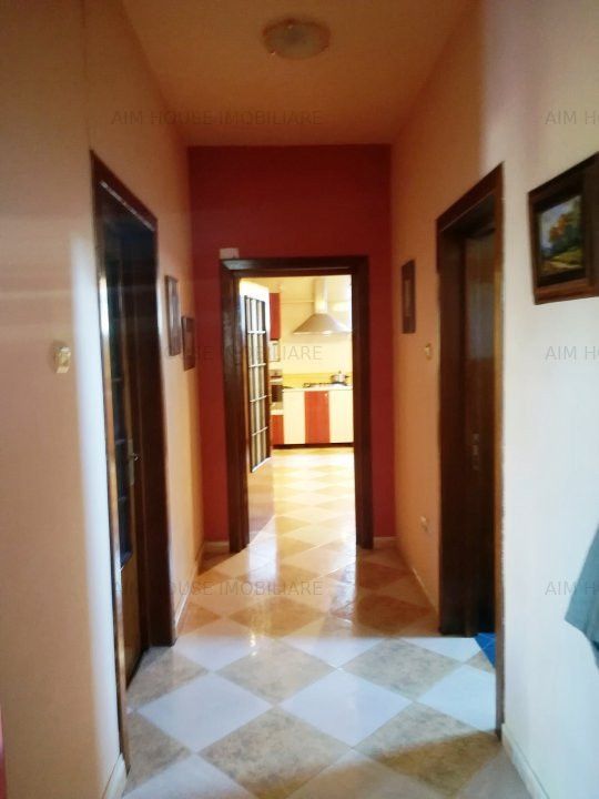 Bucurestii Noi-Bd. Gloriei-Damaroaia Casa cu teren pe colt de vanzare/inchiriere – fotografia 2 din 22
