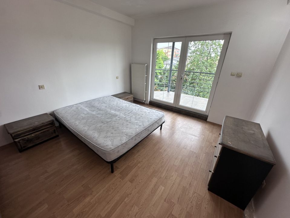 CASA DE INCHIRIAT I 4 CAMERE I 2 BAI I BUCATARIE I CETATE I NEMOBILATA – fotografia 14 din 18
