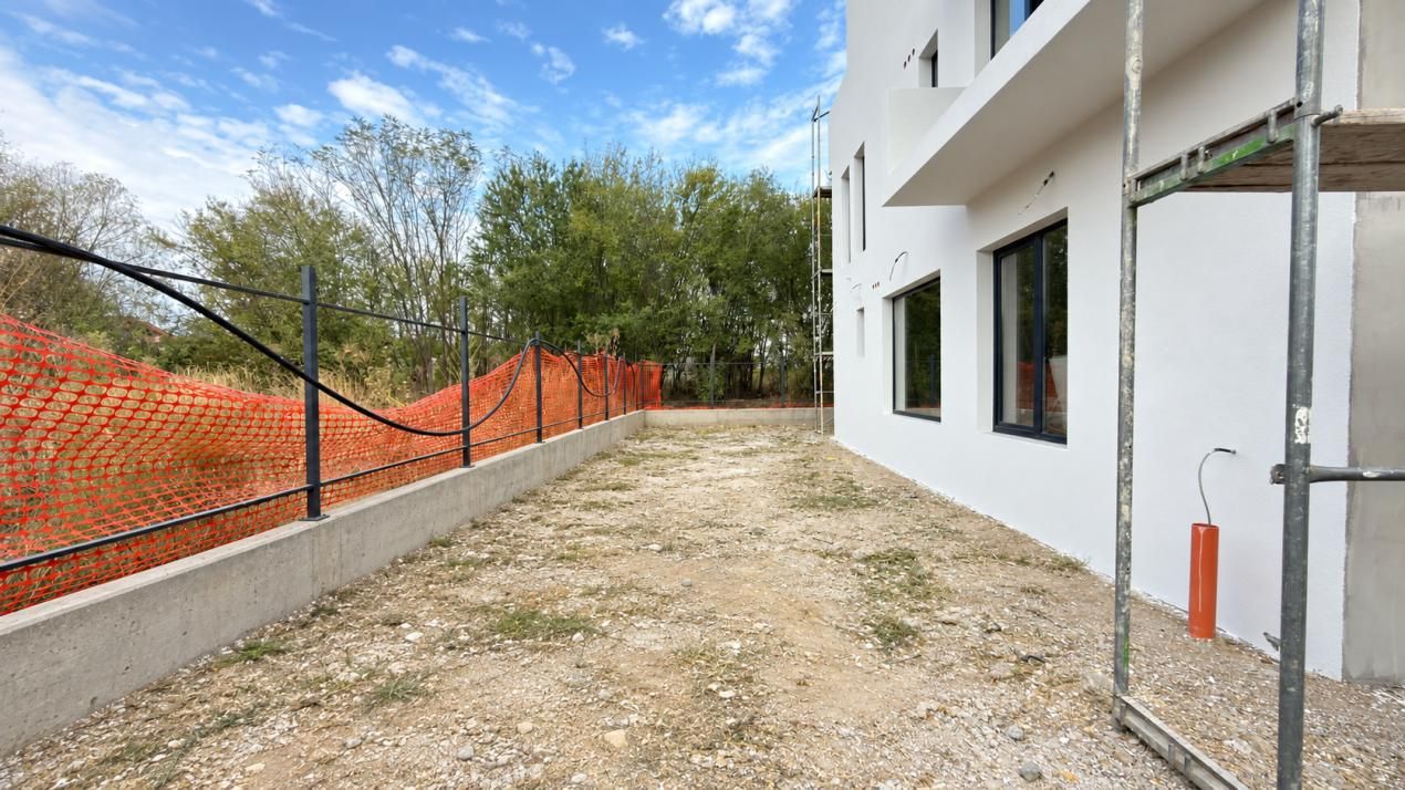 Apartament cu gradina 4 camere 3 bai – fotografia 11 din 12