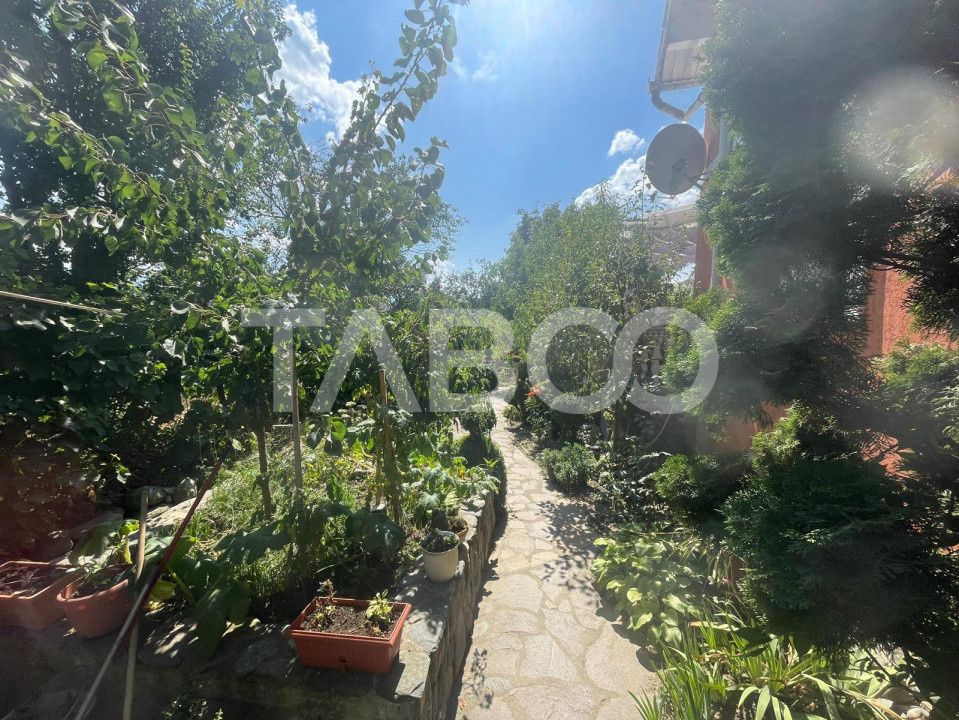 Casa deosebita  de vanzare 453 mp utili si curte 528 mp in Avrig – fotografia 10 din 32