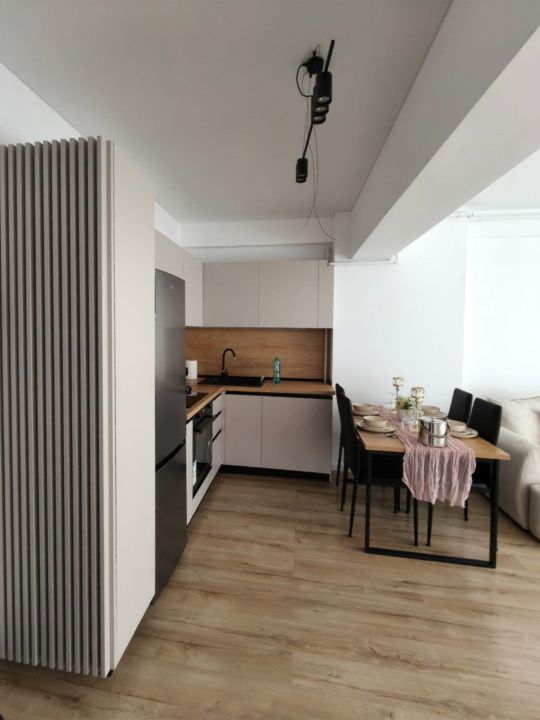 Apartament de închiriat - Zona Mamaia Nord cu 2 camere si vedere la piscina – fotografia 3 din 9