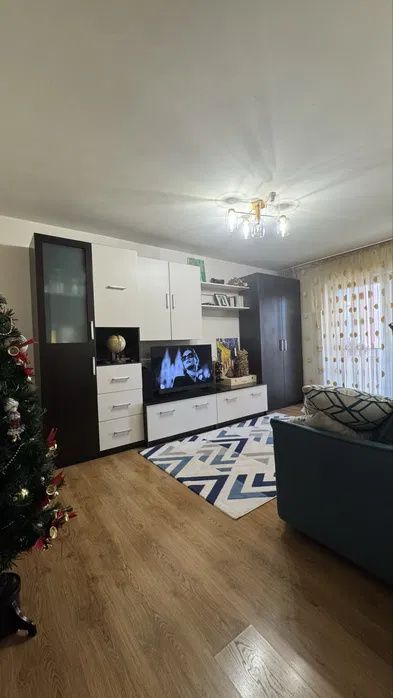 Apartament 2 camere decomandat, etaj 1, zona Primariei Floresti – fotografia 2 din 6