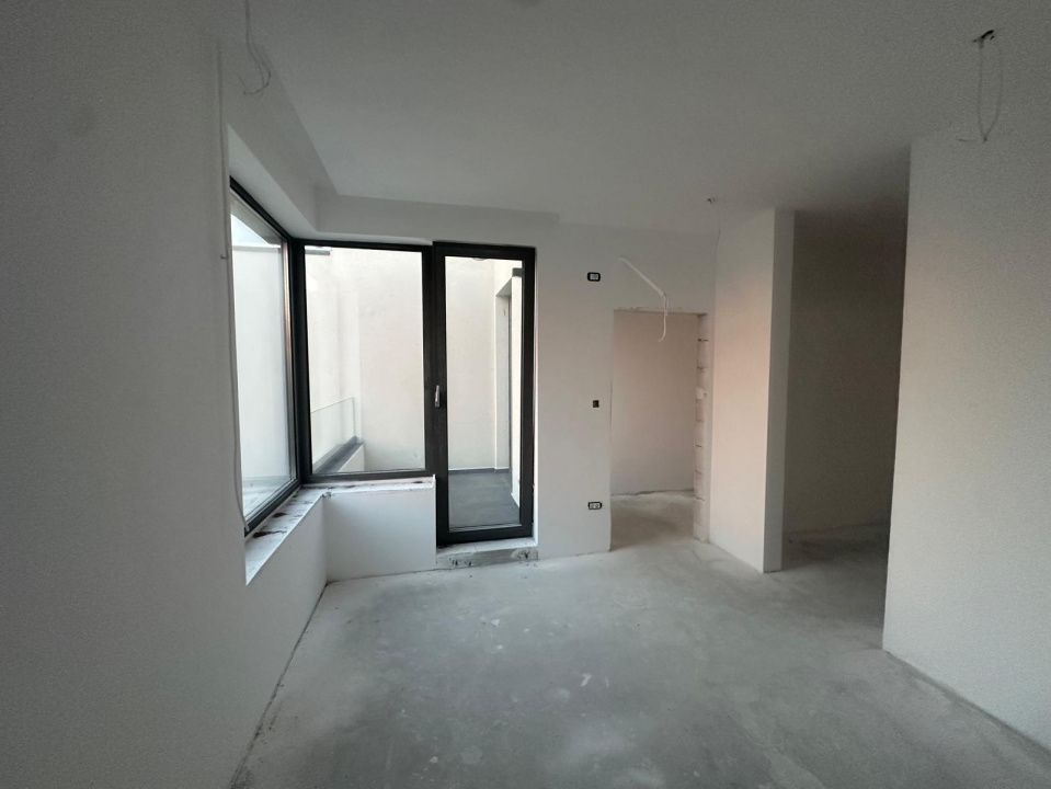 Vilă premium pe malul lacului | in zona Mamaia Nord | 0% Comision – fotografia 3 din 16