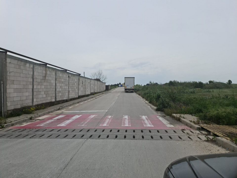 Teren de vanzare in Lazu – fotografia 3 din 11