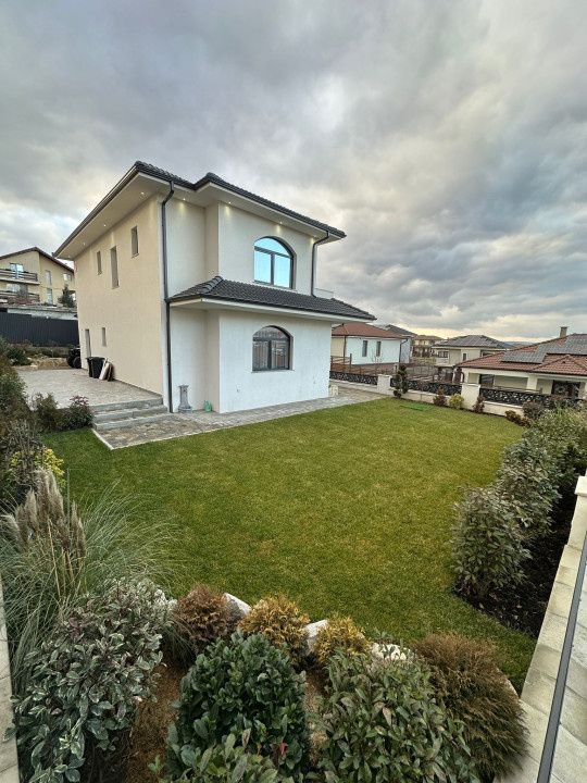 Casa individuală, utilată mobilată, 130mp utili, Dezmir – fotografia 2 din 17