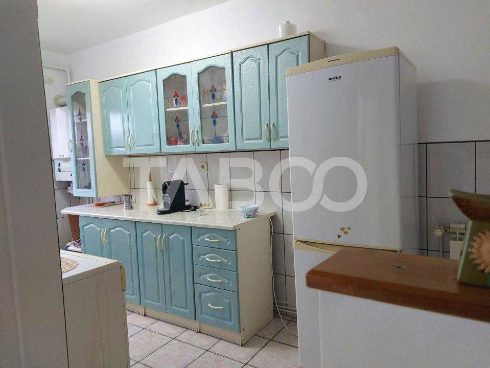 Pret Avantajos-Apartament 50 mpu 2 camere etaj 3 pivnita Cisnadie – fotografia 2 din 12