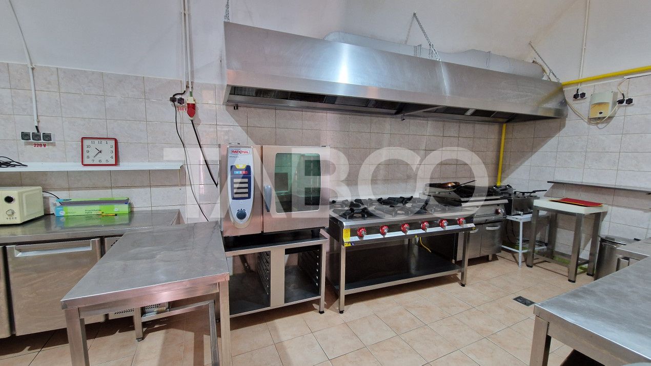 Piata Mare-Restaurant terasa inchiriata separat – fotografia 3 din 10