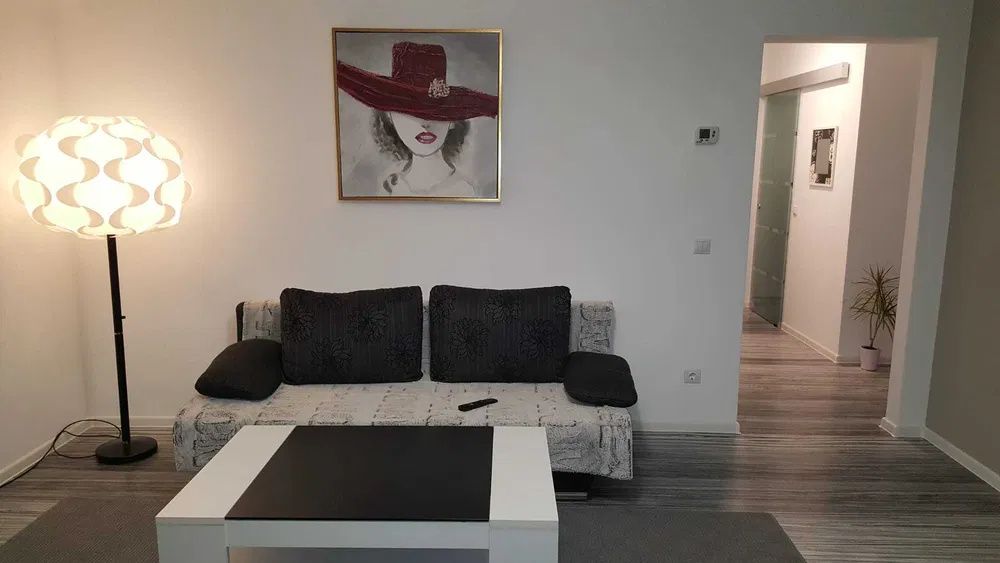 Apartament cochet de vanzare 2 camere 50 mp zona Manastur Polivalenta – fotografia 1 din 6