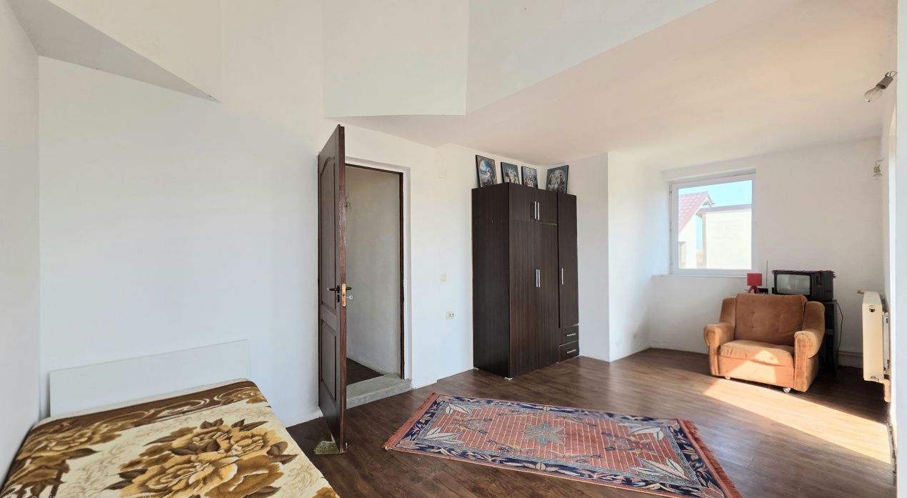 Vila de vanzare in Constanta, 6 camere, zona Km5 – fotografia 12 din 18