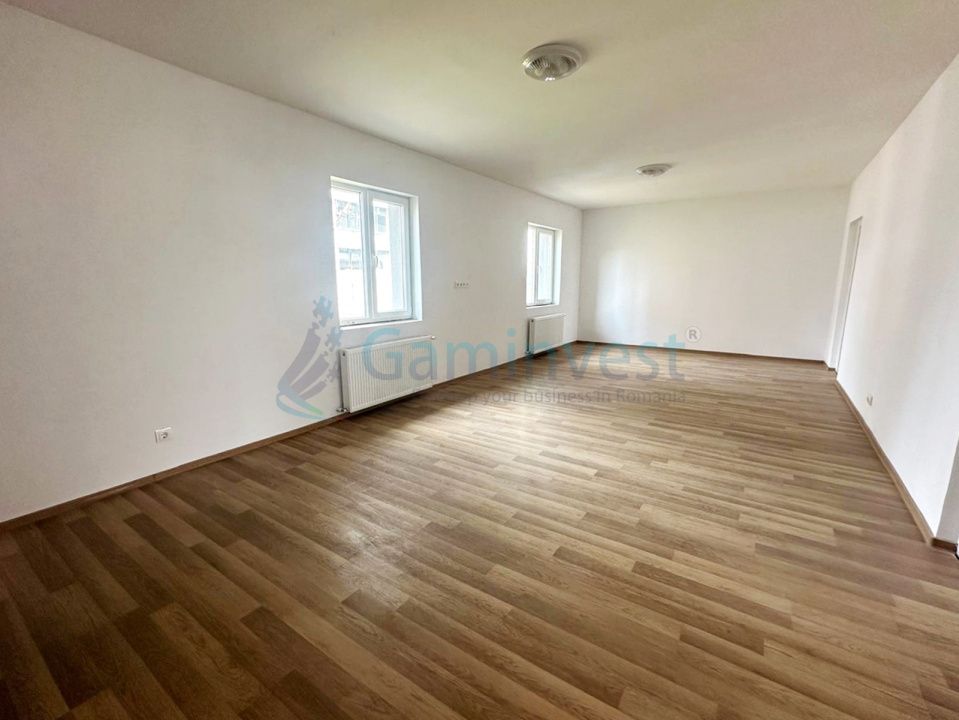 Clădire multifuncțională pentru birouri , Oradea, Bihor – fotografia 1 din 14