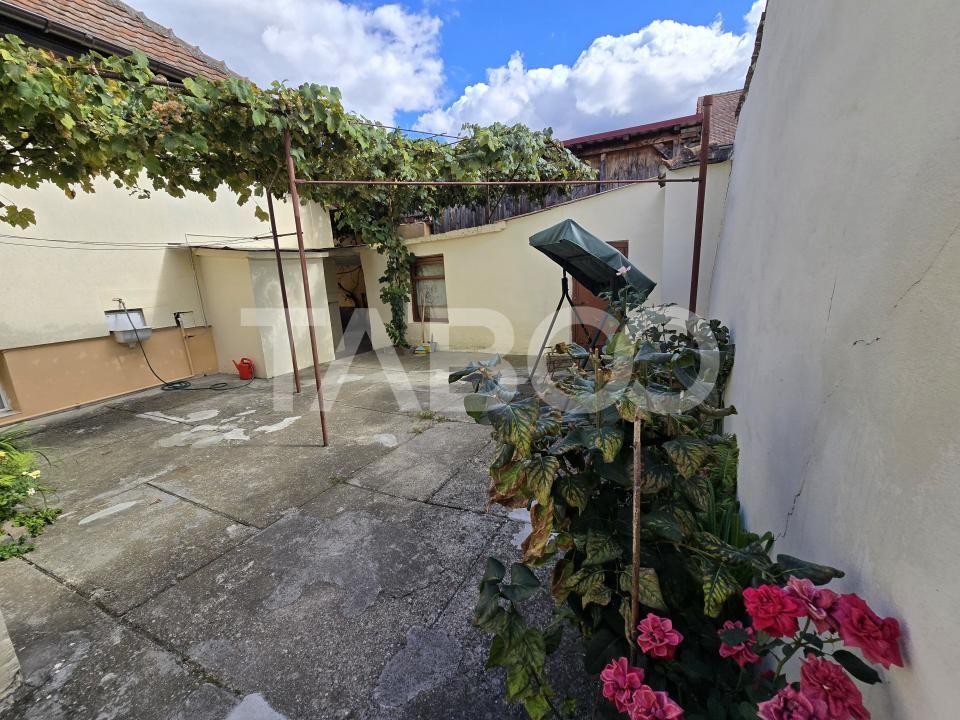 Casa individuala de vanzare cu teren 237 mp garaj in zona Lupeni Sibiu – fotografia 22 din 32