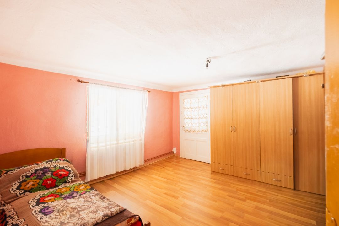 Casă spațioasă cu teren generos în Jebel – Ideală pentru familie! – fotografia 3 din 22