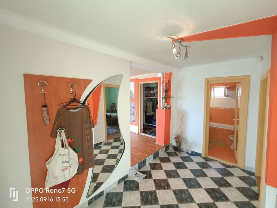 Casă cu spațiu comercial de vânzare în Reghin – fotografia 5 din 11