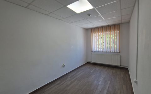 Spatiu de birouri, 44mp, Carcea, zona Ford