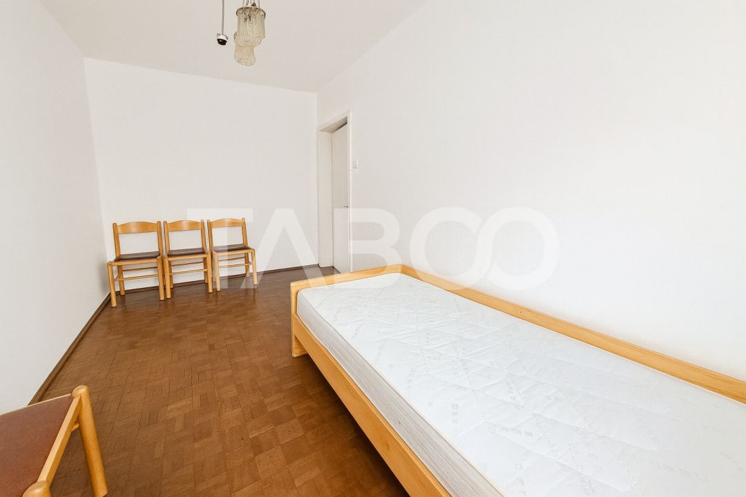 Zona Dioda/ANAF/Finante  Apartament cu 3 camere si balcon – fotografia 9 din 15