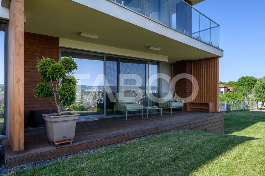 Apartament de lux de vanzare cu 3 camere cu gradina de 200 mp – fotografia 2 din 12