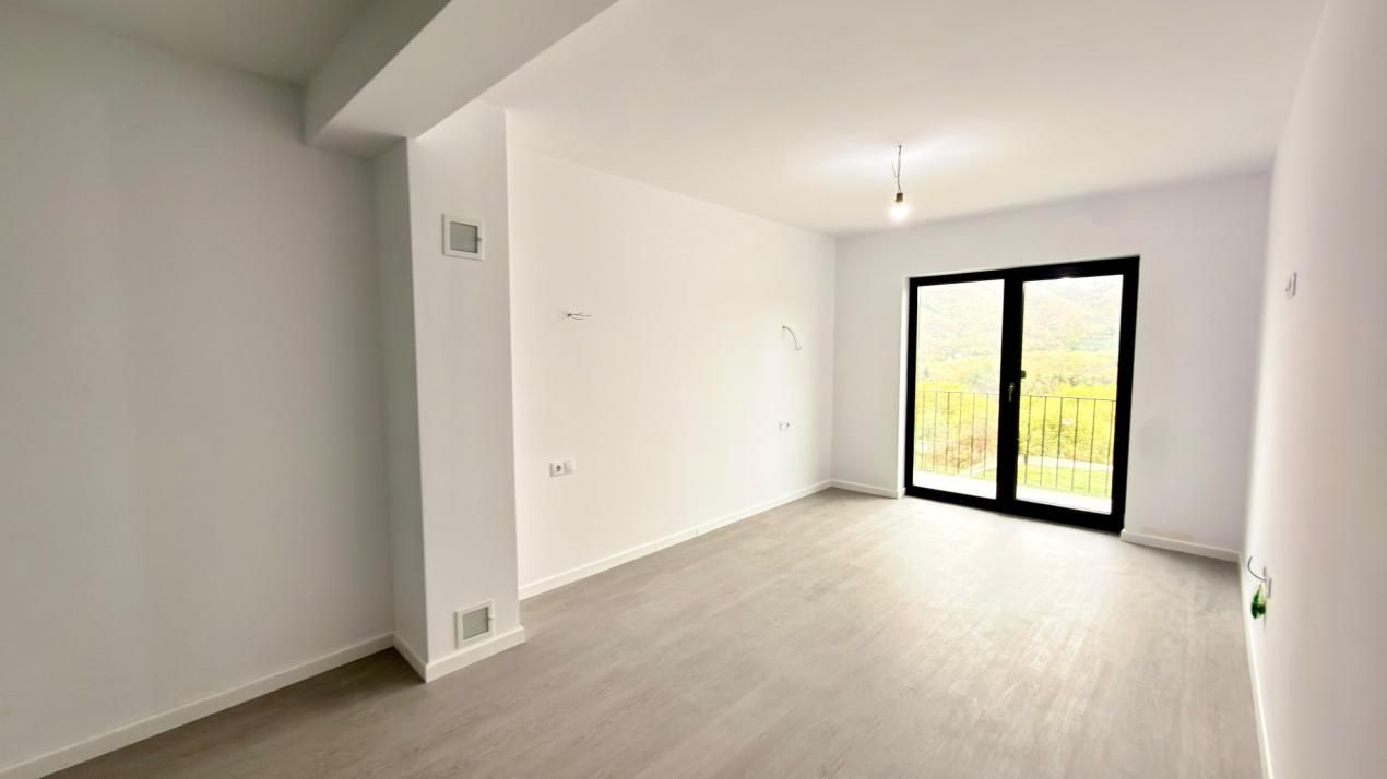 Casa individuala cu priveliste spre munte – fotografia 3 din 25