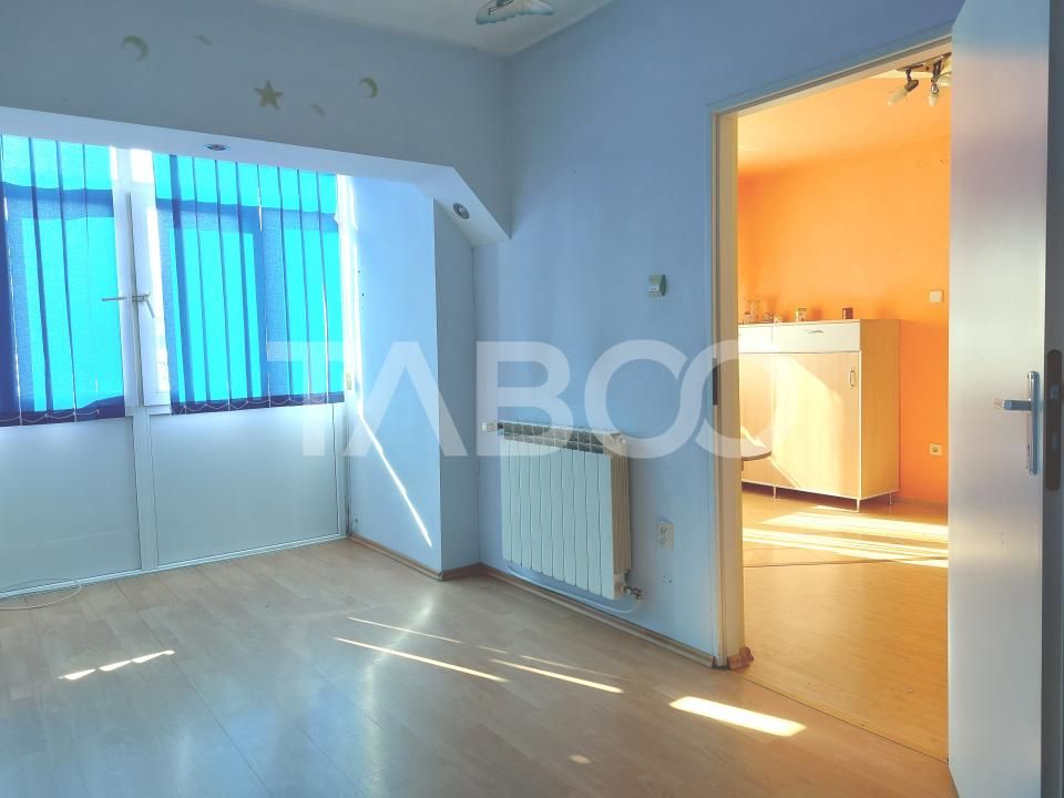 Pret Avantajos-Apartament 50 mpu 2 camere etaj 3 pivnita Cisnadie – fotografia 8 din 12