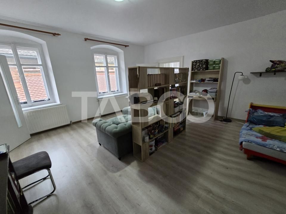 Apartament 2 camere de vanzare la etajul 1 in Centrul Istoric Sibiu – fotografia 3 din 16