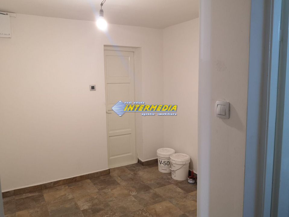Spatiu comercial 40 mp finisat de inchiriat in Cetate – fotografia 8 din 19