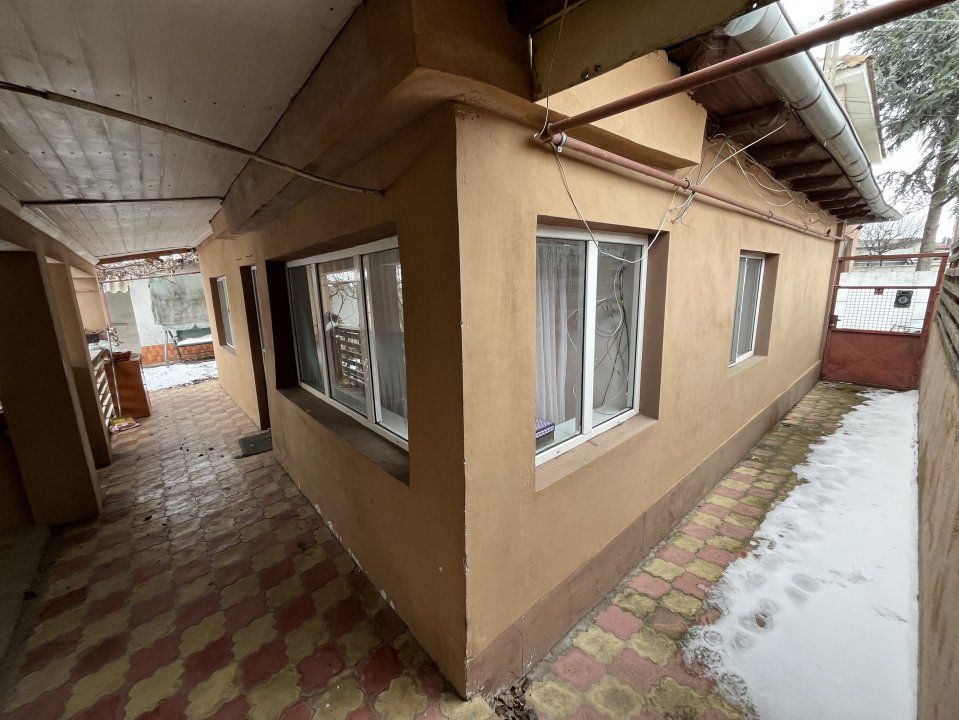 Casa la sol,3camere constructie mixta,renovata,mobilata,utilata,Valu lui Traian! – fotografia 1 din 9