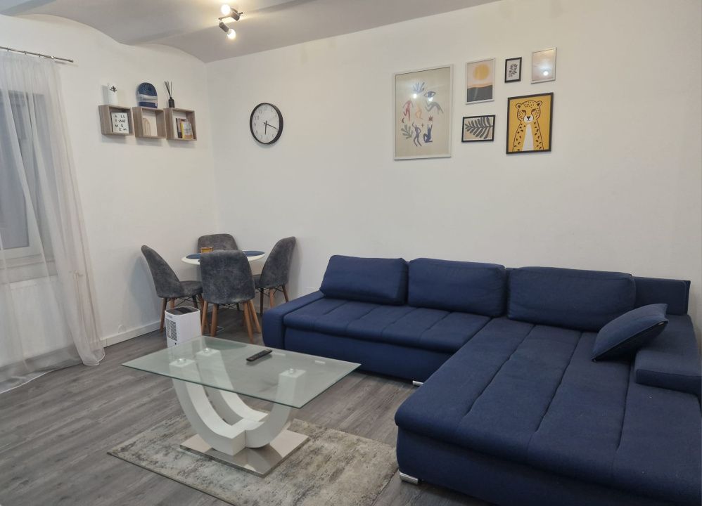 Apartament 2 camere, zona centrala – fotografia 1 din 15