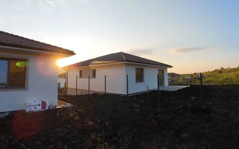 Case individuale nZEB, 142,94 mp utili, teren 514–535 mp | Chinteni