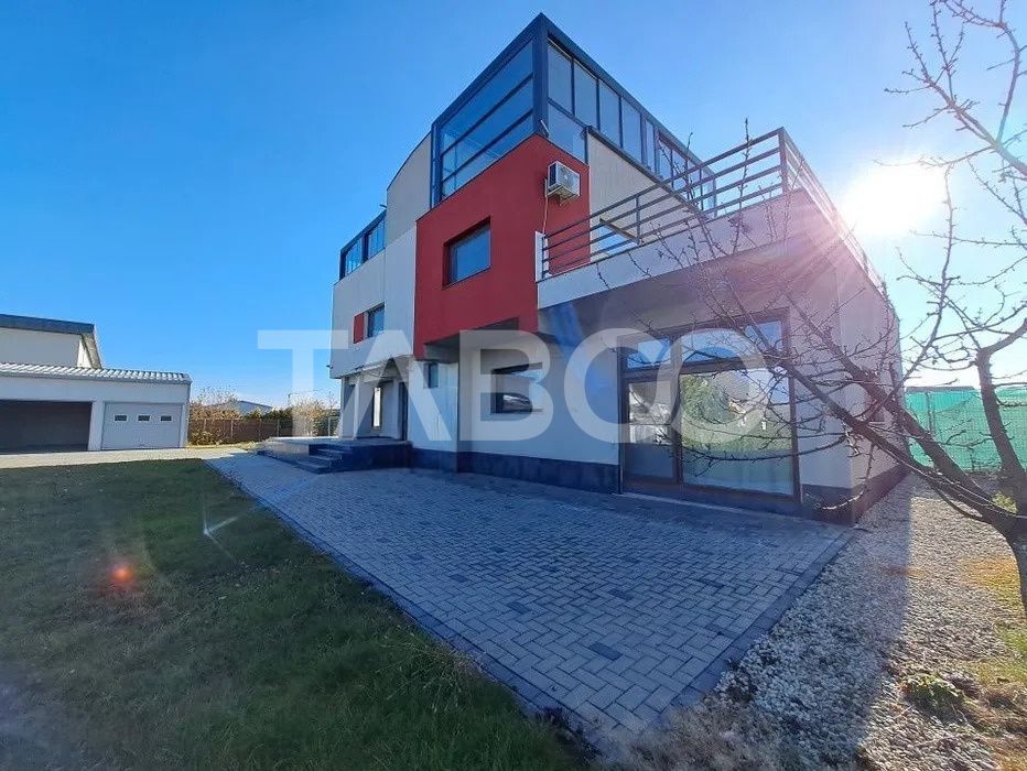 Casa cu adaos de iubire- Vila spectaculoasa de vanzare – fotografia 32 din 32