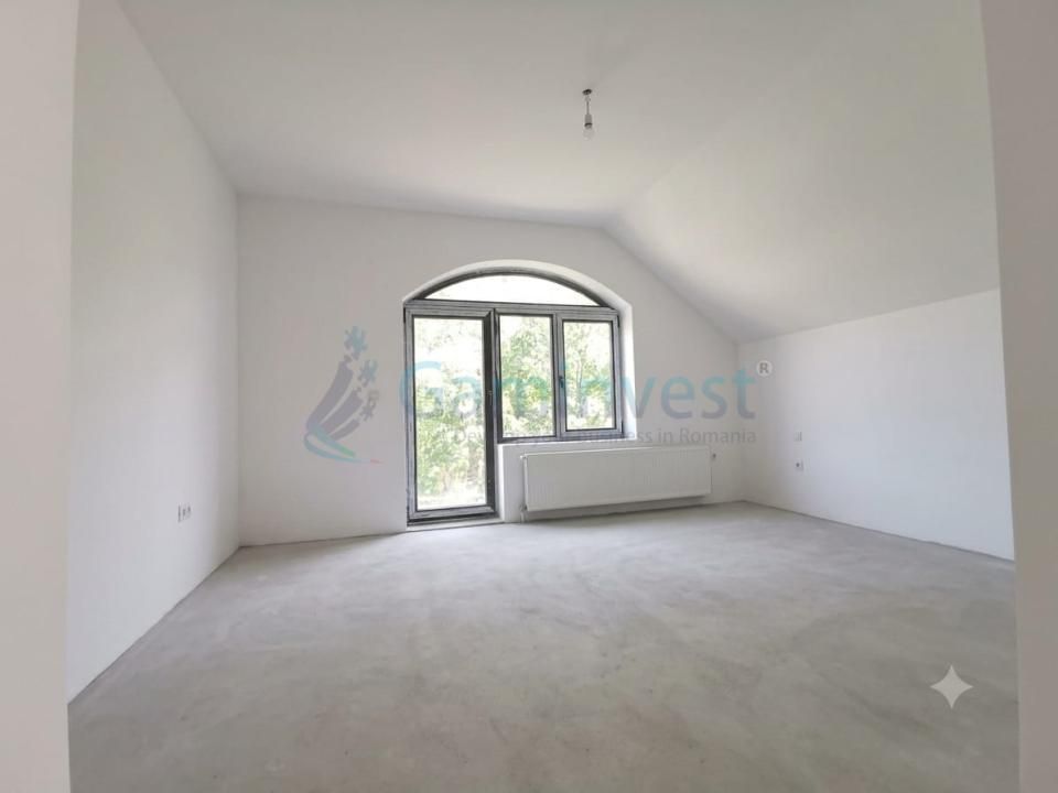 Casa de vanzare cu 4 camere in Osorhei, 1433 mp teren, Bihor – fotografia 1 din 12