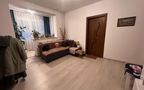 Apartament 3 camere, 61.11 mp, Calea Severinului, zona Scoala Nr. 12